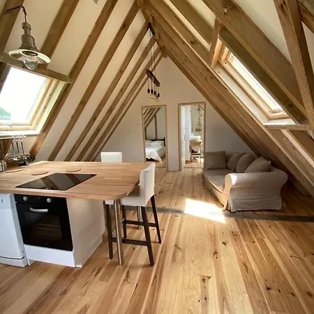 La Grange - Unique Property, Peace, Space & Light בית נופש *